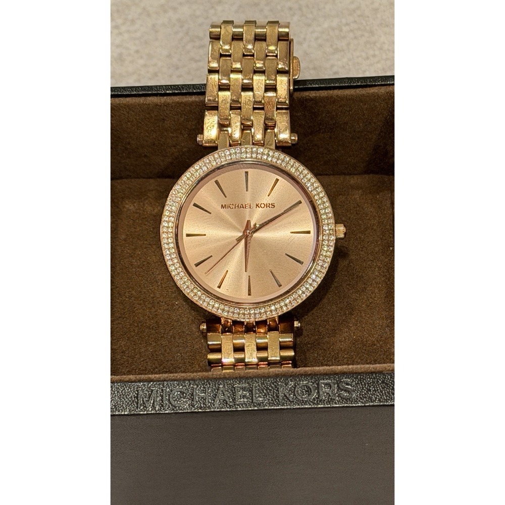 Michael Kors MK3192 Rose Gold Crystal Bezel Women's Watch Needs Battery - Picture 2 of 12